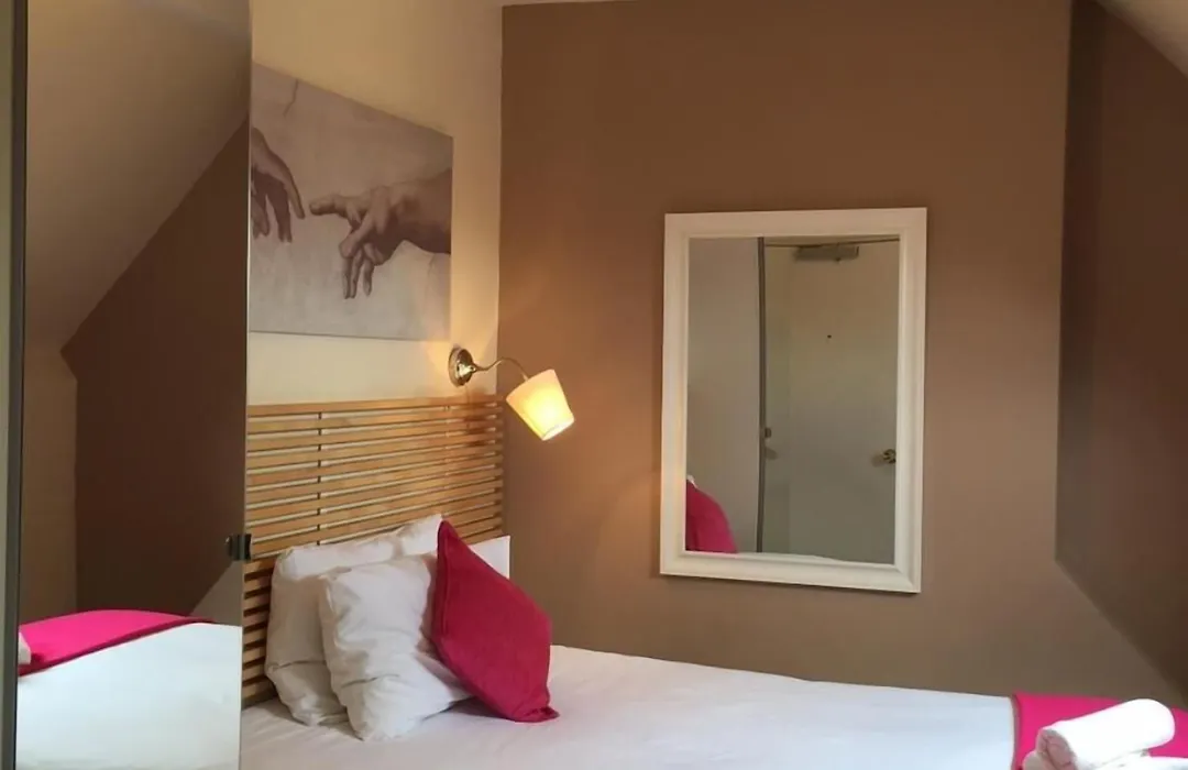 Dockside Hotel-1